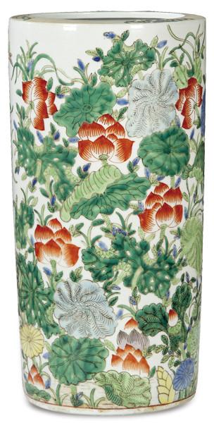  Paragüero de porcelana china con esmaltes de la Familia Verde S. XX.