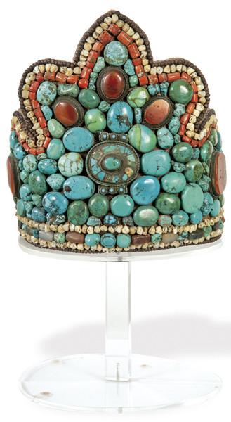  Corona tibetana de Ladakh de turquesa, coral, ágata, onix y plata ff. S. XIX pp. S. XX.