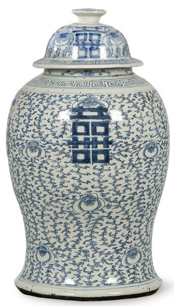  Tibor de porcelana china azul y blanco, Dinastía Qing S. XIX.