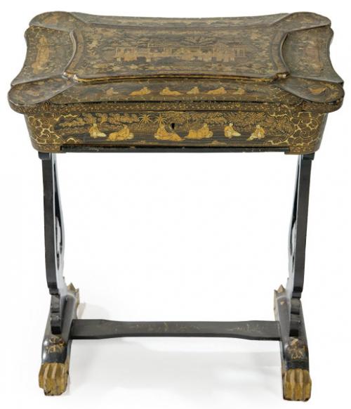 Lote 1521
Costurero filipino en laca negra y dorada, S. XIX.