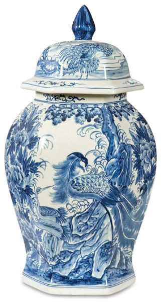  Jarrón poligonal de porcelana china azul y blanca S. XX.