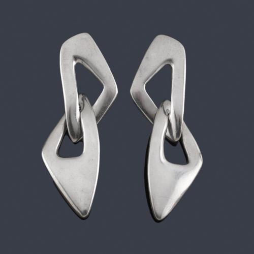  JOAQUIN BERAO
Pendientes largos de la colección 'Clásica' realizado en plata 925.