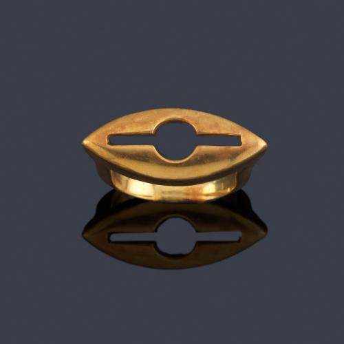  JOAQUIN BERAO
Anillo con diseño calado realizado en oro amarillo de 18K.