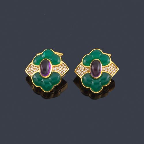 Lote 2194
VAN CLEEF & ARPELS, New York.
Gemelos con amatistas, crisoprasas y brillantes en montura de oro amarillo de 18K.