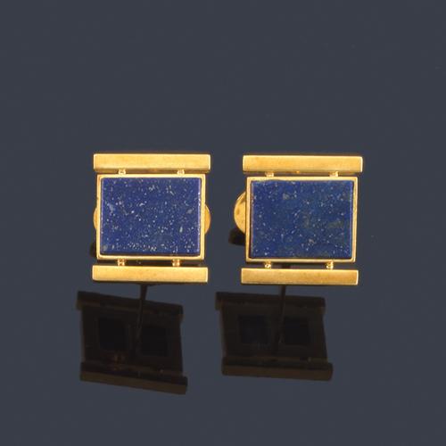  JACINTO ROCA
Gemelos con placa rectangular de lapislázuli en oro amarillo de 18K.