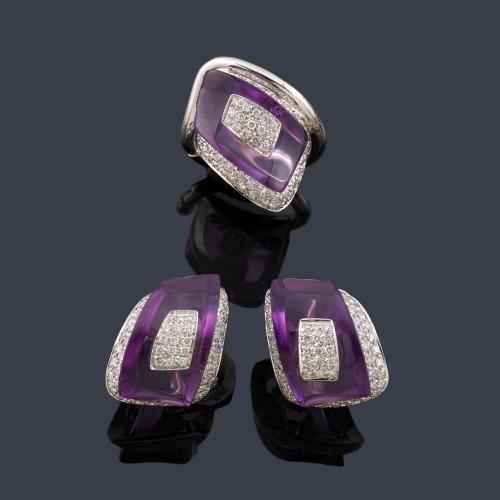 Lote 2333
TALENTO
Pendientes y anillo con piezas pulidas de cuarzo amatista con centro y orla de brillantes.