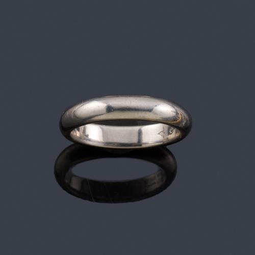 Lote 2403
CARTIER
Alianza de platino.