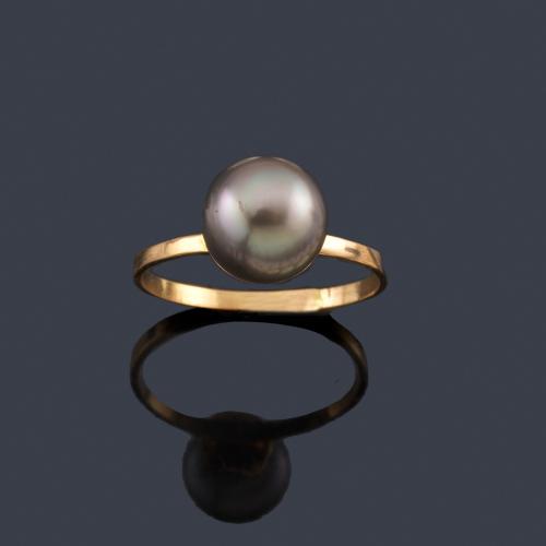  Anillo con perla gris de Tahití de aprox. 9,15 mm en montura de oro amarillo de 18K.
