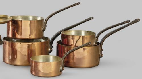  Juego de cinco cazos de cobre y hierro Havard, Francia pp. S. XX.