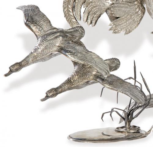  "Pareja de Patos en Vuelo" en plata española punzonada 1ª Ley posiblemente de Dionisio García.