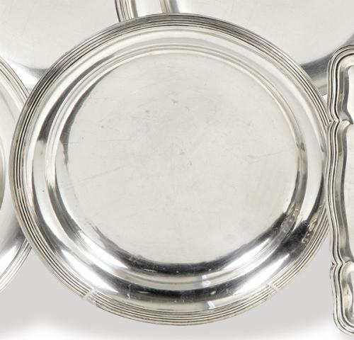  Bandeja circular de plata española punzonada de Casas? y B&B, Barcelon ff. S. XIX.