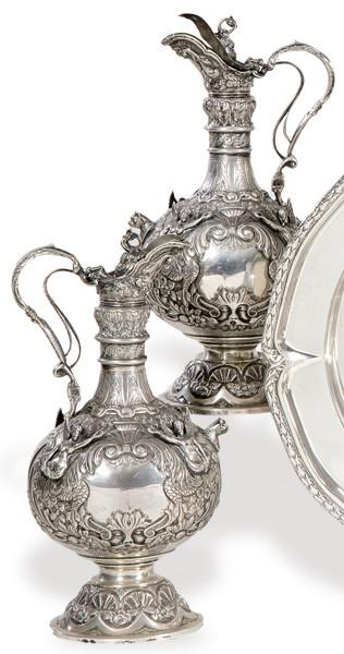 Lote 1147
Pareja de jarras de plata española punzonada 1ª Ley de Pasgorcy con marcas de Orfebrería Rizomera.