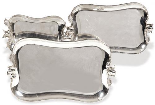  Juego de tres bandejas de distinto tamaño de plata española punzonada 1ª Ley de Pasgorcy.