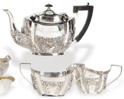  Juego de te de tres piezas de plata ingesa punzonada, Ley Sterling de Jones & Crompton, Birmingham 1903.