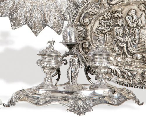 Lote 1170
Escribanía de plata francesa con marca de exportación del S. XIX.