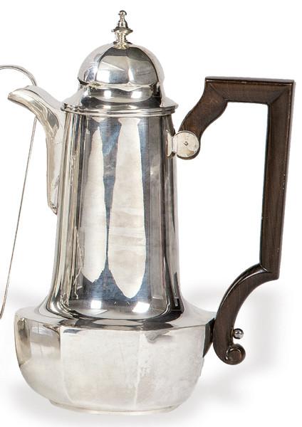  Cafetera de plata italiana punzonada Ley 800 de G.B. Turetta, Milán años 60.