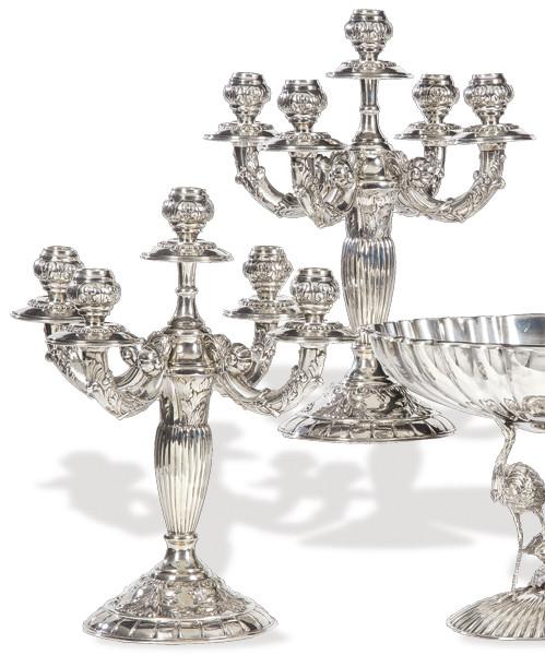  Pareja de candelabros de plata española 1ª Ley.