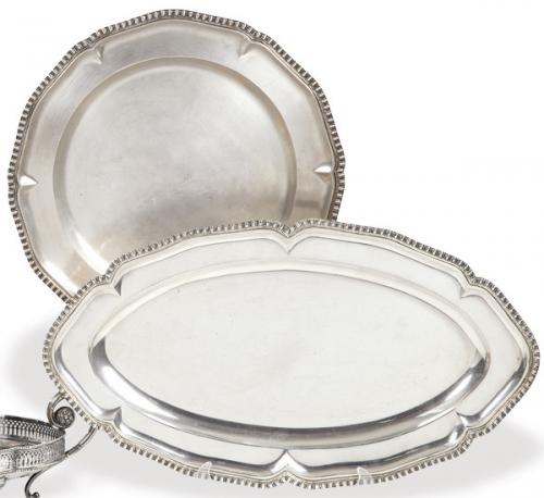 Lote 1211
Juego de dos bandejas de plata española punzonada 1ª Ley de Espuñes con marca comercial de Muñoz.