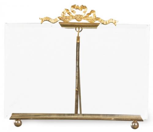  Escribanía de bronce dorado estilo renacimiento, pp. S. XX.