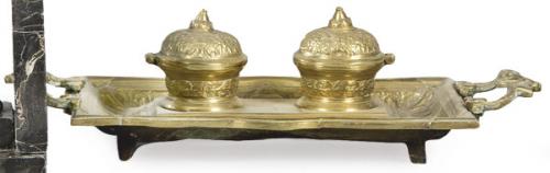 Lote 1220
Portaretratos de mesa de cristal biselado y bronce h. 1900.