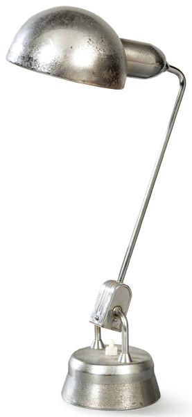 Lote 1284
Yves Jujeau, Pierre y Andre Mounique en la década de 1940.
Lámpara de escritorio modelo Jumo 600