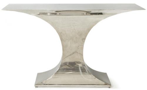  Consola rectangular modelo Capricorn al estilo de Tom Faulkner, realizada en acero inoxidable pulido a mano.
Inglaterra, años 90