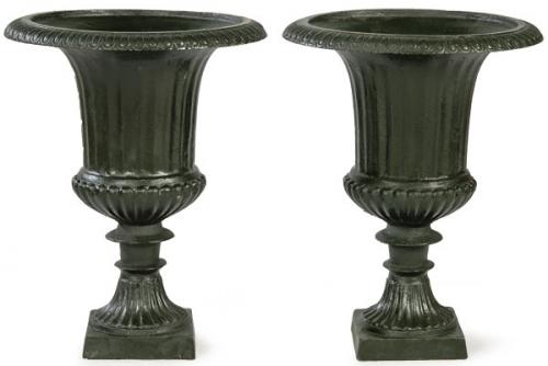  Pareja de copas de jardín en hierro pintadas en verde