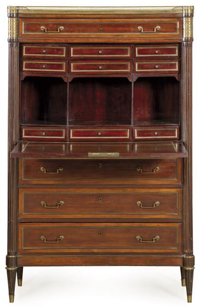  Secretaire "a abattant" Directorio en madera de caoba, con monturas de latón y tapa de mármol blanco. Francia, S. XIX