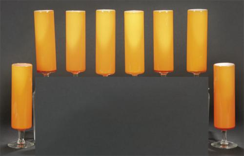  Ocho copas altas de cristal de Murano con interior opalina y exterior naranja