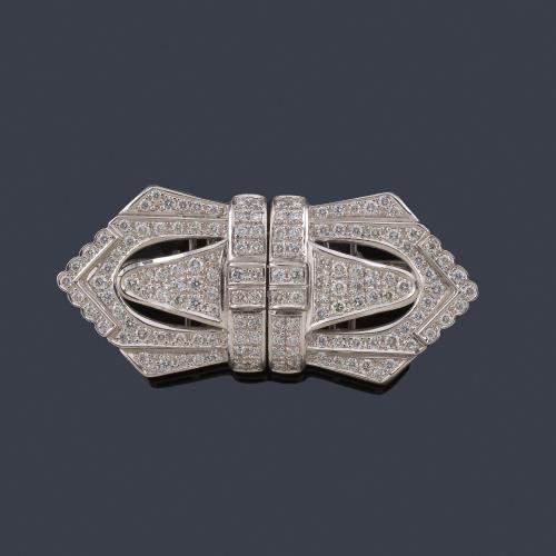  GAYUBO
Broche doble-clip con brillantes de aprox. 2,38 ct en total.