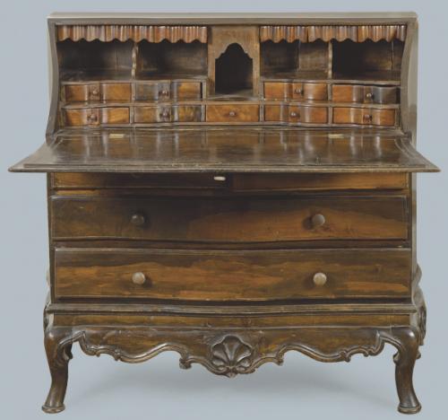  Bureau estilo Don Joao, en madera de palosanto.Brasil, S. XX.