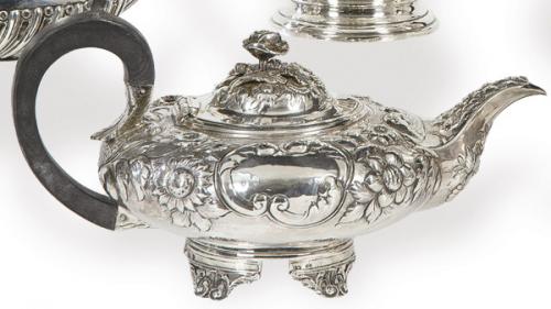  Tetera de plata inglesa punzonada Ley Sterling de Georges Lambert Londres 1892.
