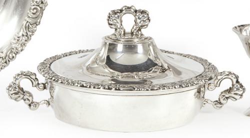  Legumbrera circular de plata española punzonada 1ª Ley de Matilde Espuñes.