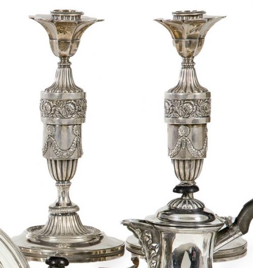  Pareja de candeleros de plata española punzonada de la Real Fábrica de Platería de Martínez, Madrid Villa y Corte 1849.