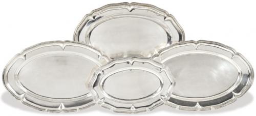  Juego de cuatro fuentes de servir de plata española punzonada 1ª Ley de Montejo con marca comercial de Pérez Fernández.