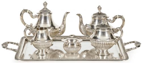  Juego de café y te de plata española punzonada 1ª Ley de Durán con decoración gallonada.