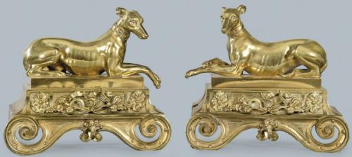  Pareja de morillos en forma de galgo tumbado en bronce dorado, Francia S. XIX.