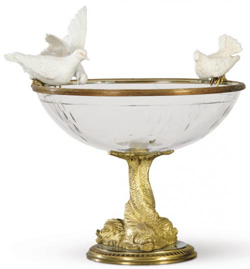 Centro de mesa Napoleon III en bronce dorado, cristal y biscuit, Francia h. 1870.
