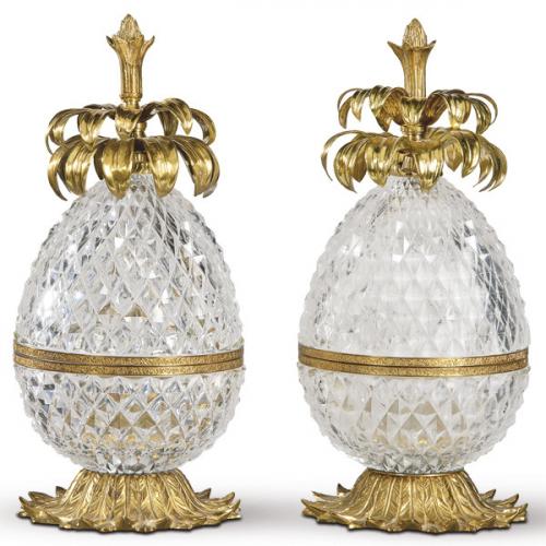  Pareja de bomboneras de cristal de Baccarat tallado y bronce dorado, Francia h. 1950.