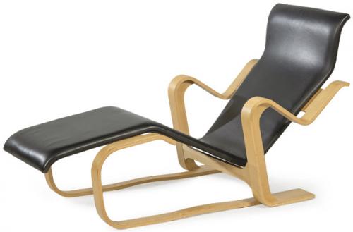 Marcel Breuer (1902 - 1962) para Alivar
Chaise Lounge M Breuer 137 de Alivar Museum, con estructura de arce natural curvado y tapicería de piel negra.