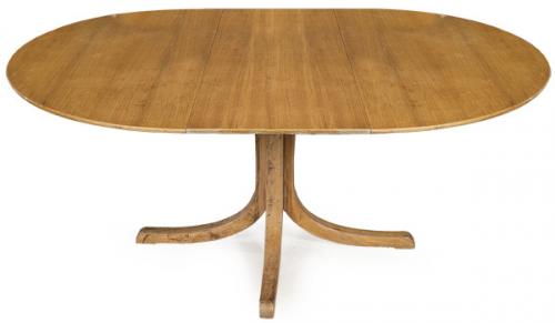 Lote 1384
Josef Frank (1885 - 1967) para Svenskt Tenn
Mesa de comedor extensible modelo 771 en madera de caoba con cantos de abedul