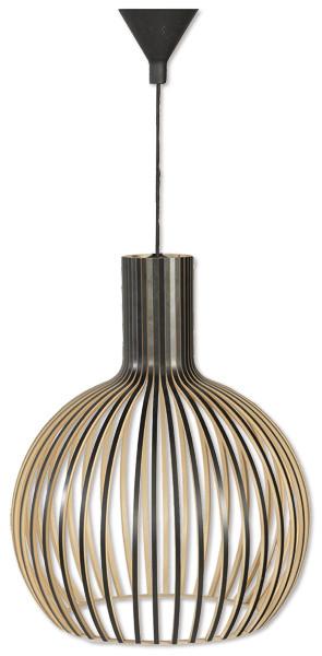  Lámpara de techo Octo small de Secto Design realizada en listones de abedul forjado.