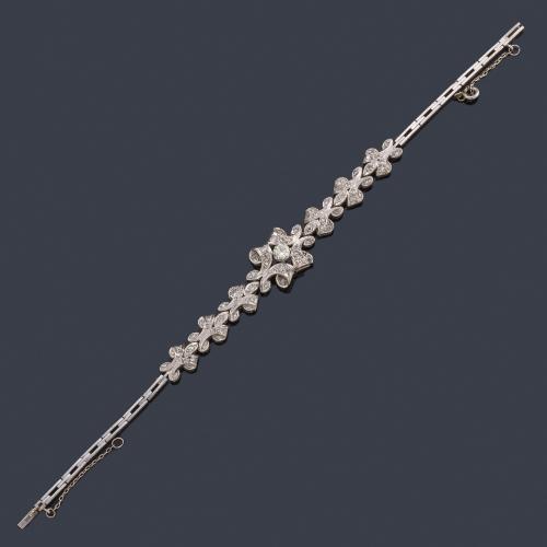  Pulsera de pedida con diamantes talla antigua y sencilla en montura de platino. Años '30.