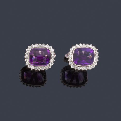  Gemelos con pareja de amatistas facetadas con orla de brillantes de aprox. 1,04 ct en total.