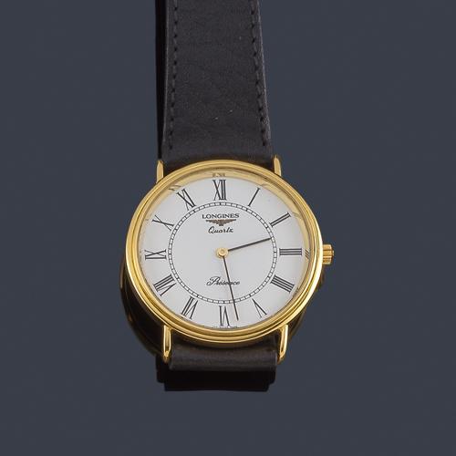 Lote 2542
LONGINEZ Presence de caballero con caja en oro amarillo de 18 K.