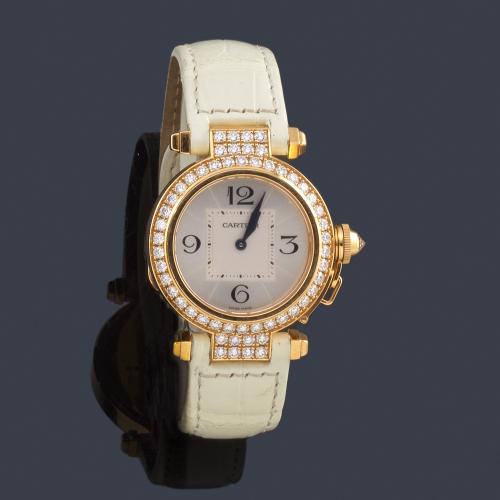  CARTIER Pasha ref. 2811 de señora con caja en oro rosa de 18 K con brillantes.
