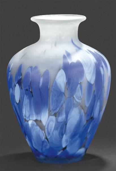 Lote 1058
Jarrón globular con machas azules