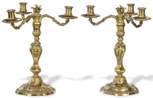 Lote 1139
Pareja de candelabros de plata sobredorada francesa punzonada de Puiforcat, modelo Luís XV, París Ley 925.