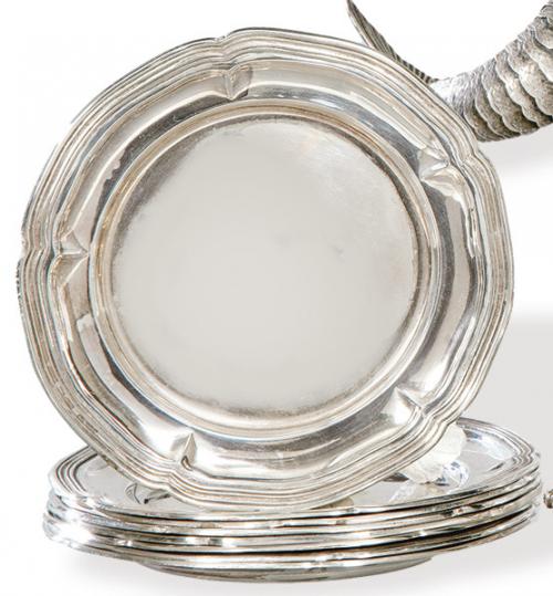 Lote 1180
Ocho platos de pan de plata española punzonada 1ª Ley de Espuñes.