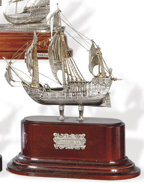  "La Santa Maria" en plata española punzonada Ley 925.